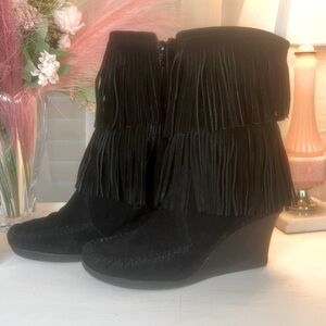 Minnetonka Fringe Leather Wedge Bootie 8